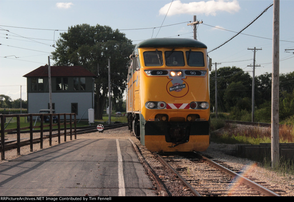 Metra #90 at Spaulding Tower